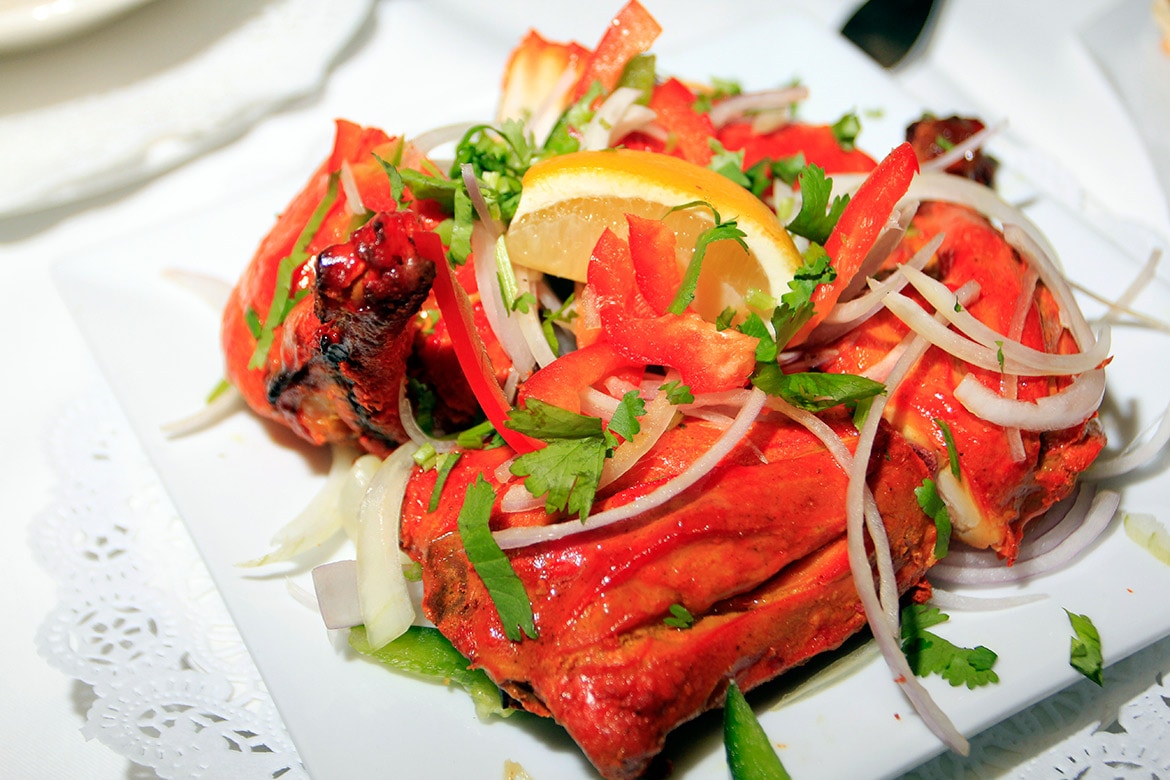 Tandoori platter with onion and lemon